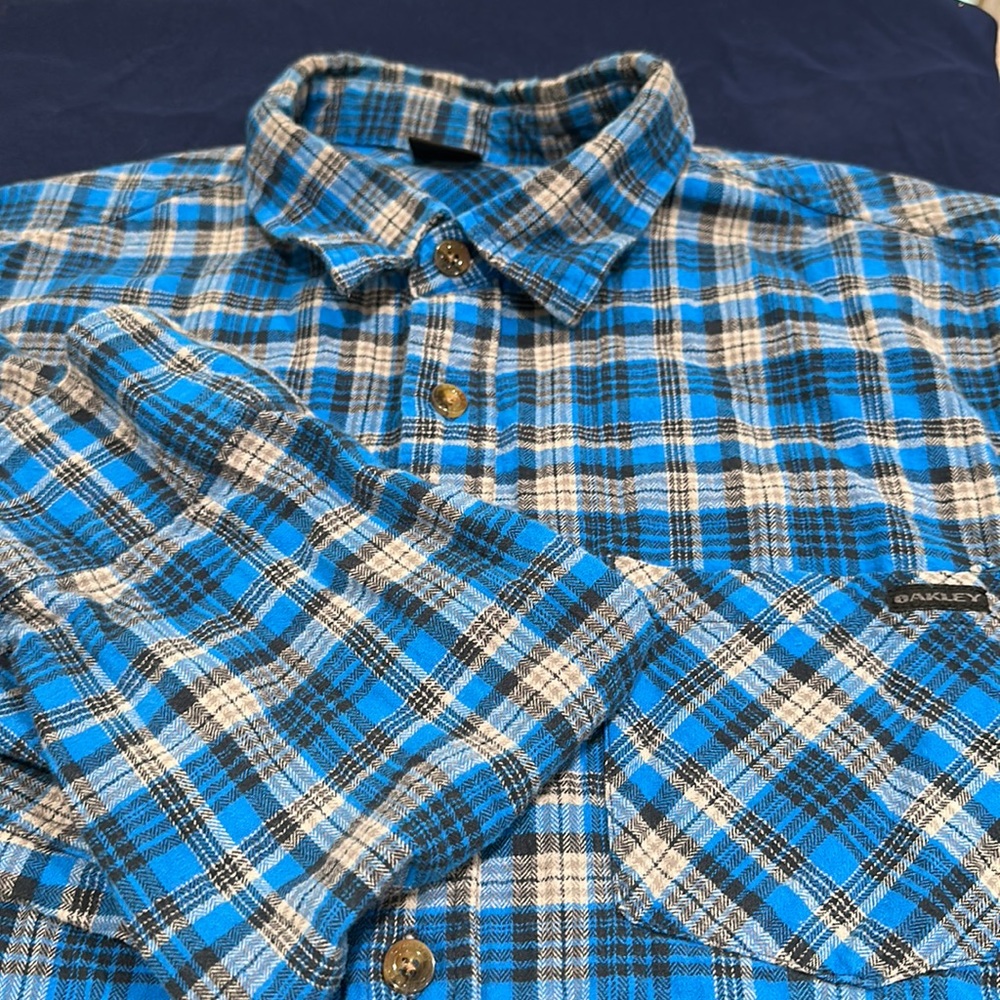 Oakley Flannel